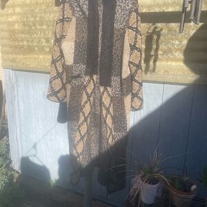 Open-Front Geometric Pattern Long Sweater Coat in Black and Tan